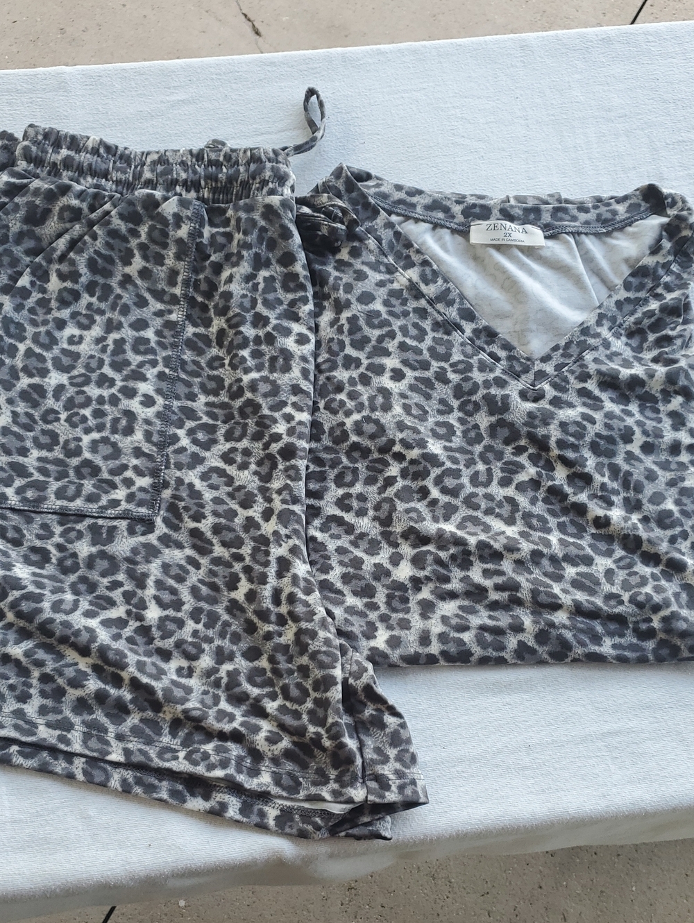 Zenana Outfitters Gray Leopard-Print V-Neck Pajama Set
